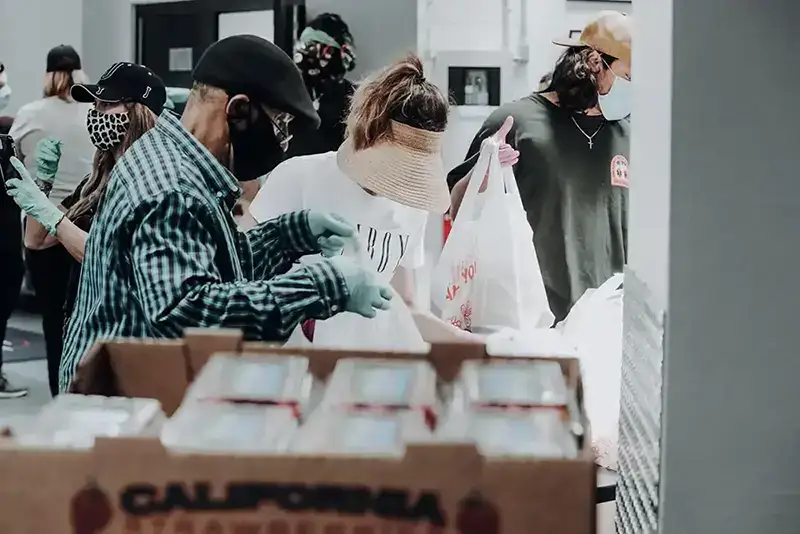 helpers assembling food